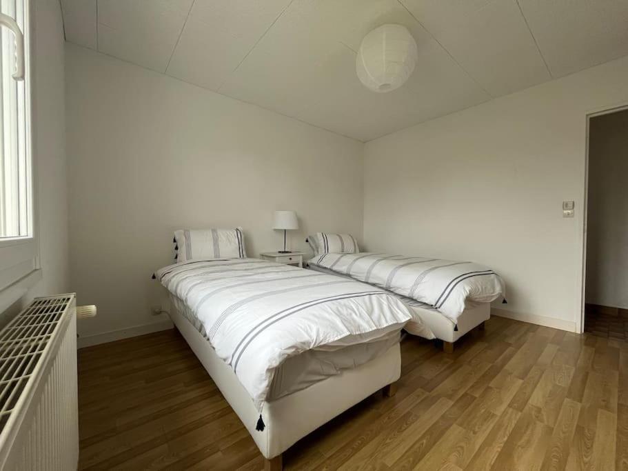 Maisonnette - Jardin Exterieur Champagne-sur-Seine Exterior photo